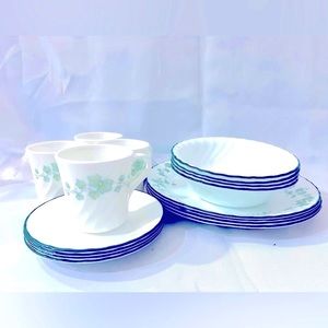 Set of 16 Corelle Callaway Ivy Dinner Set by Corning USA (16 pieces)